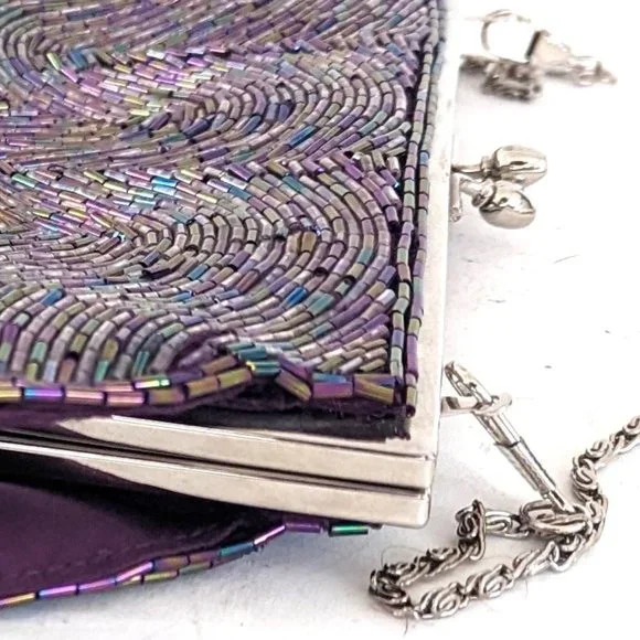 Valerie Stevens Cute Beaded Hinged Clutch Purse w shoulder chain - Picture 8 of 8